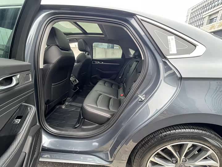 Фото 13 - Geely Preface