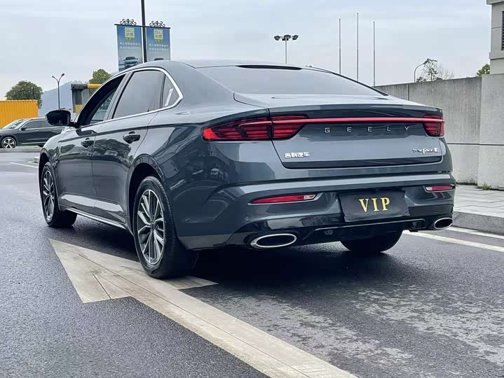 Фото 4 - Geely Preface