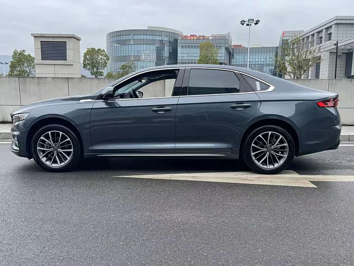 Фото 6 - Geely Preface