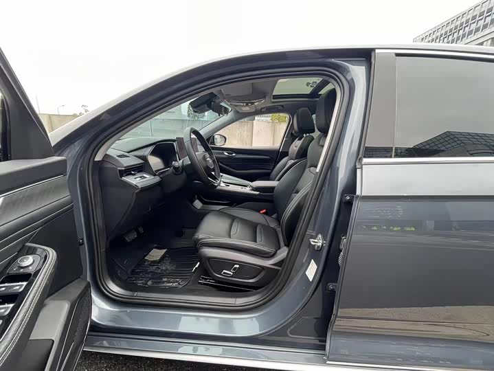 Фото 8 - Geely Preface