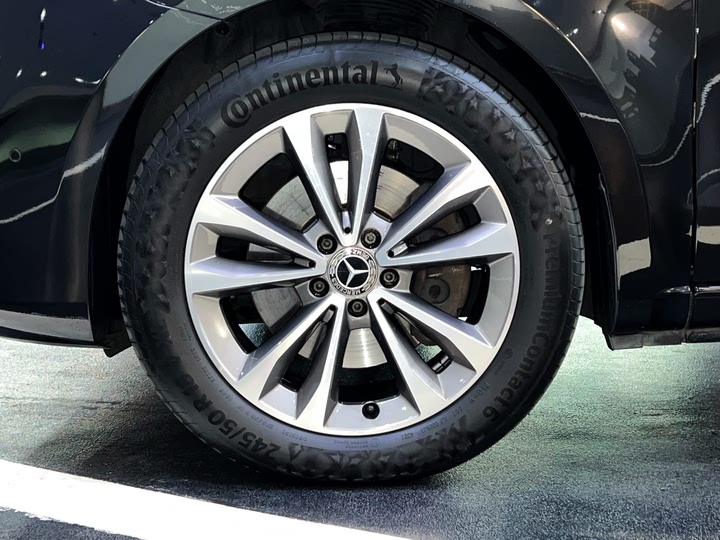 Фото 15 - Mercedes-Benz V-Class