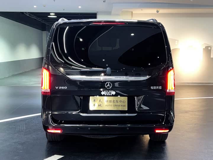 Фото 17 - Mercedes-Benz V-Class