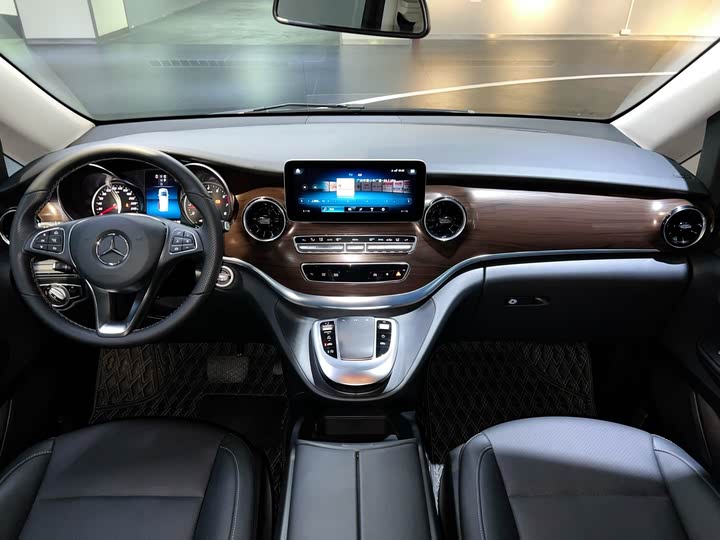 Фото 4 - Mercedes-Benz V-Class