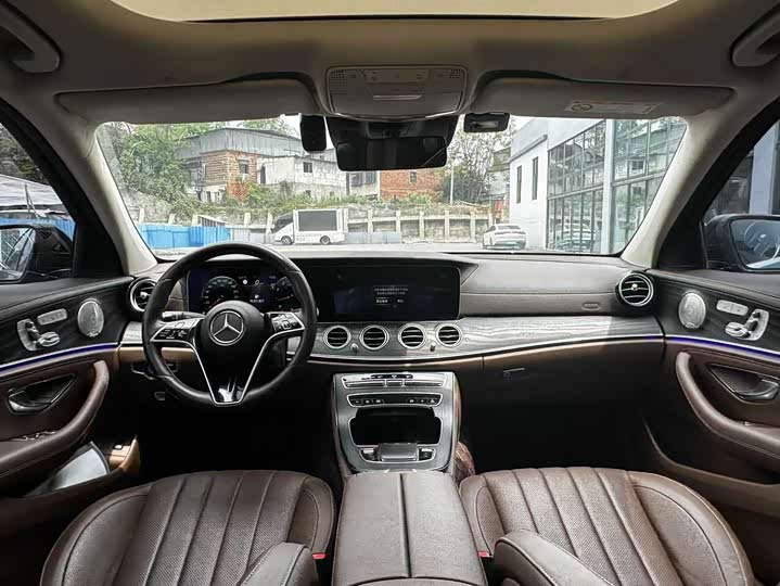 Фото 7 - Mercedes-Benz E-Class