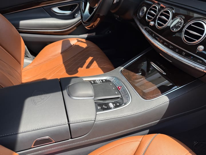 Фото 6 - Mercedes-Benz Maybach S-Class