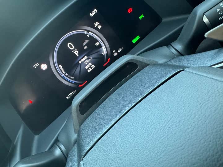 Фото 12 - Lexus RZ