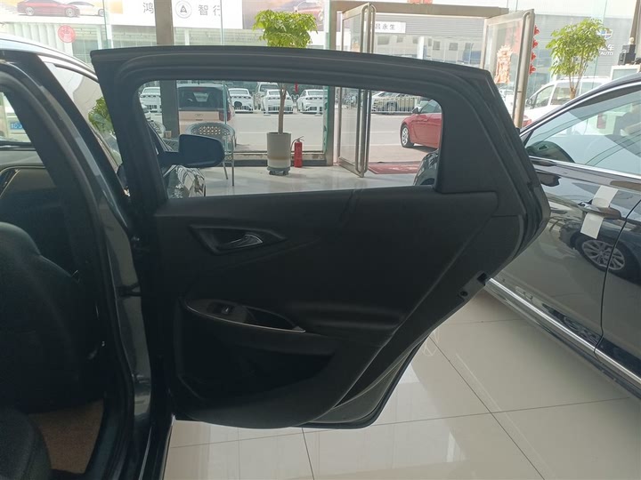 Фото 27 - Chevrolet Malibu XL