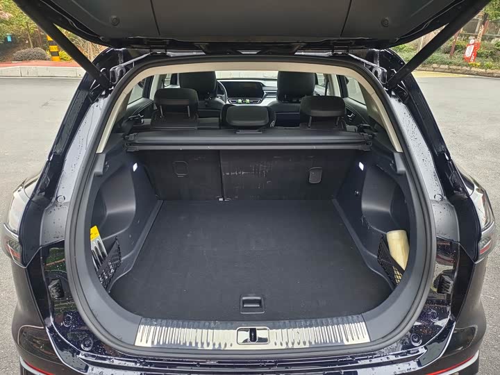 Фото 11 - Hongqi HS5