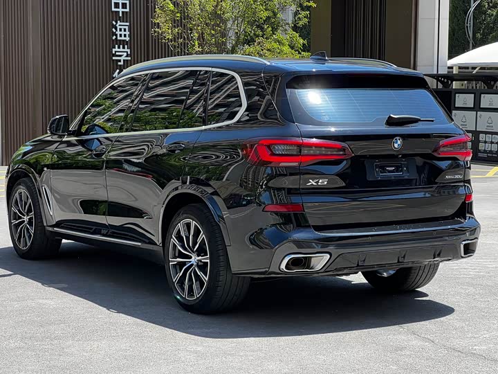 Фото 13 - BMW X5