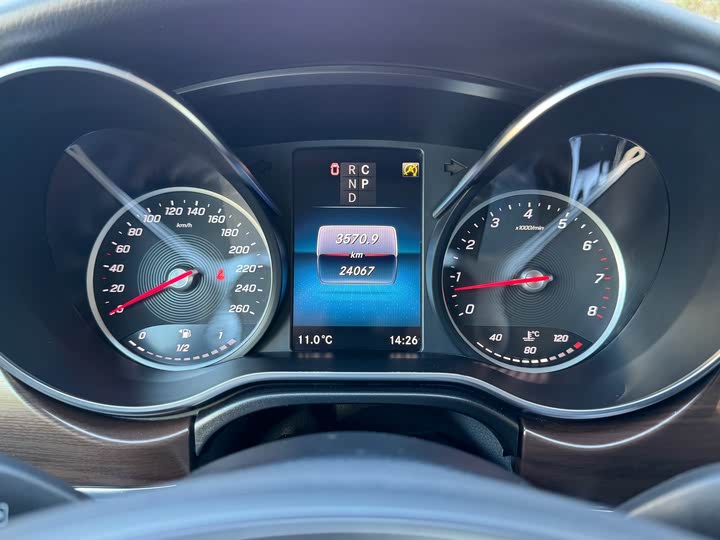 Фото 11 - Mercedes-Benz V-Class