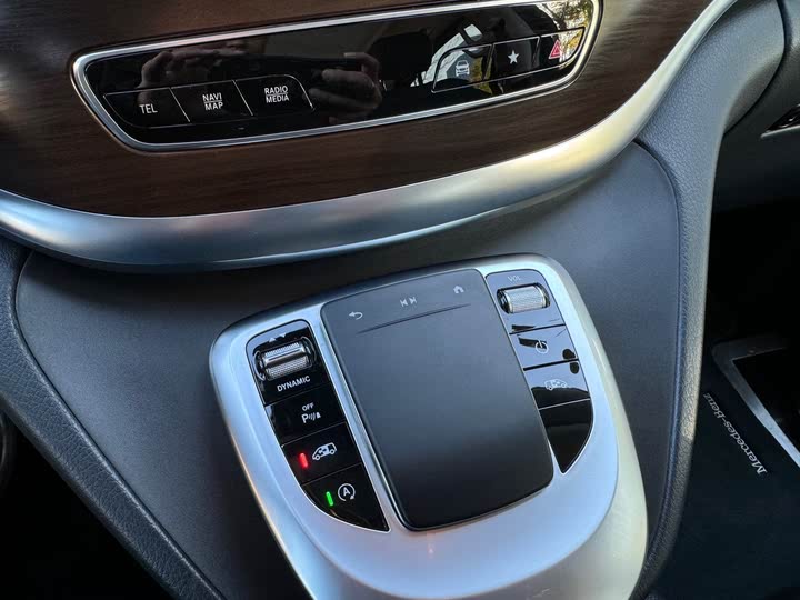 Фото 13 - Mercedes-Benz V-Class