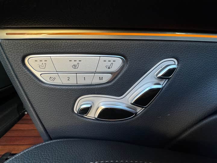 Фото 15 - Mercedes-Benz V-Class