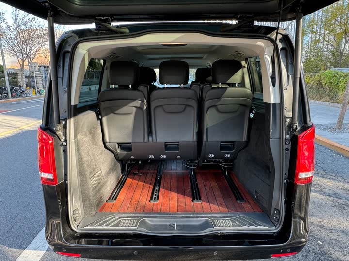 Фото 19 - Mercedes-Benz V-Class