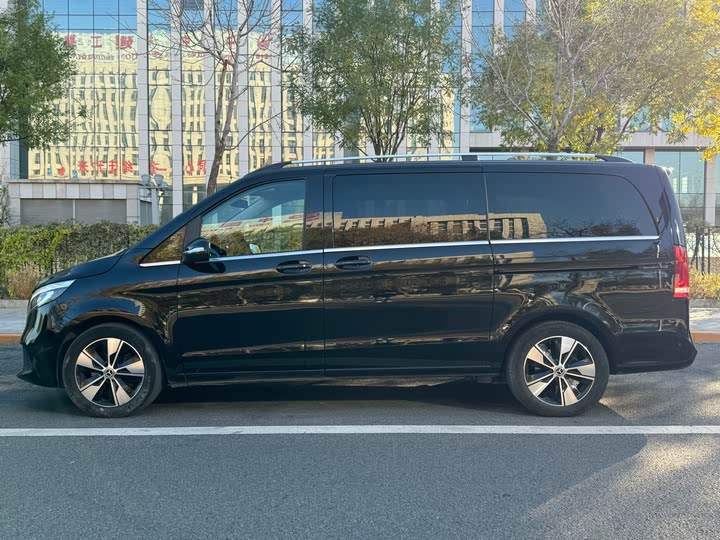 Фото 20 - Mercedes-Benz V-Class