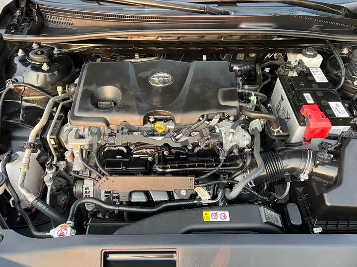 Фото 18 - Toyota Camry