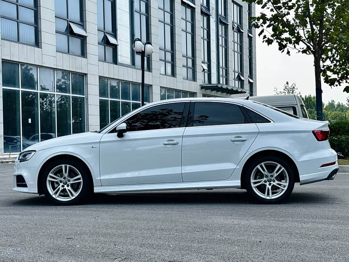 Фото 8 - Audi A3