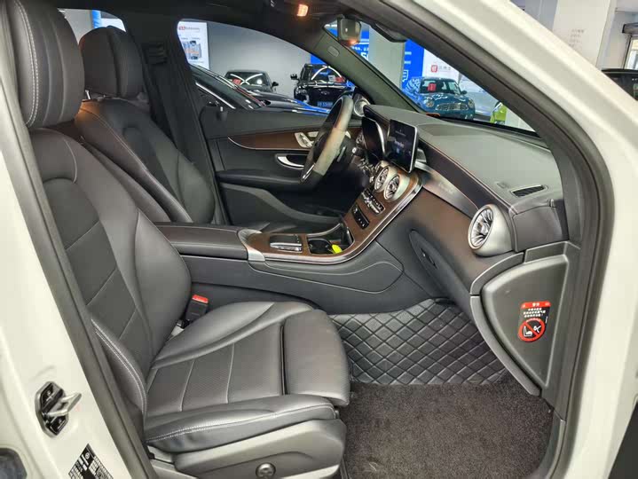 Фото 12 - Mercedes-Benz GLC-Class