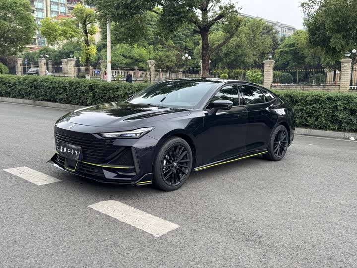 Фото 1 - Changan UNI-V