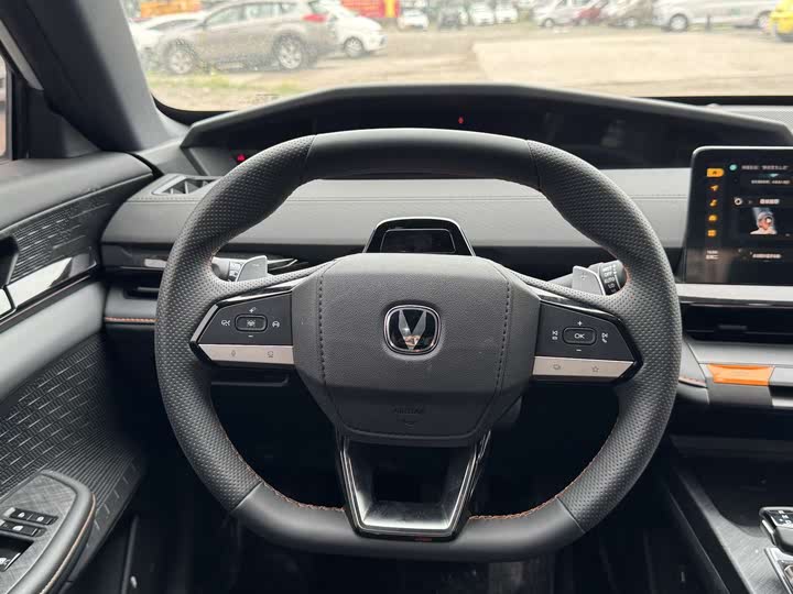 Фото 12 - Changan UNI-V