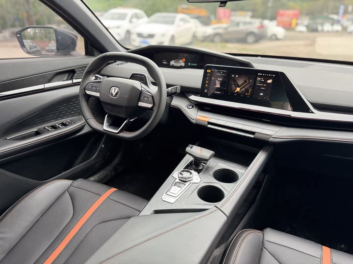 Фото 13 - Changan UNI-V