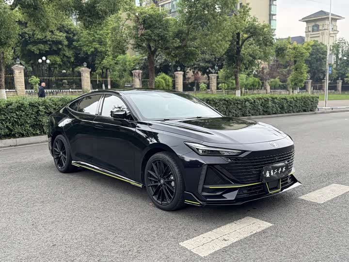 Фото 3 - Changan UNI-V