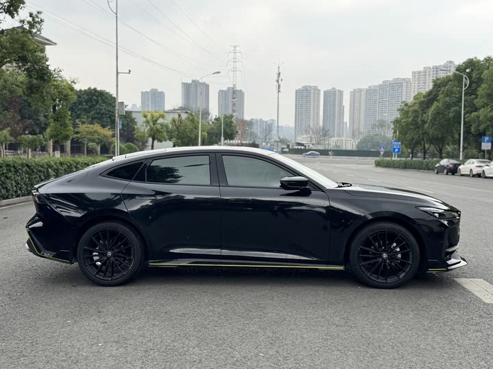 Фото 7 - Changan UNI-V