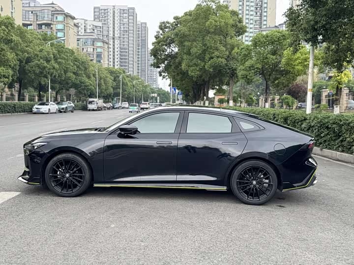 Фото 8 - Changan UNI-V