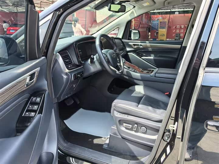 Фото 12 - GAC Trumpchi M8