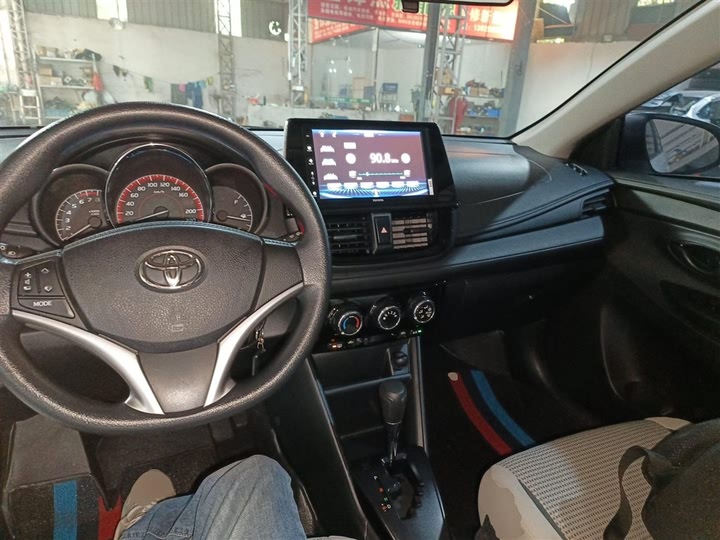 Фото 10 - Toyota Vios