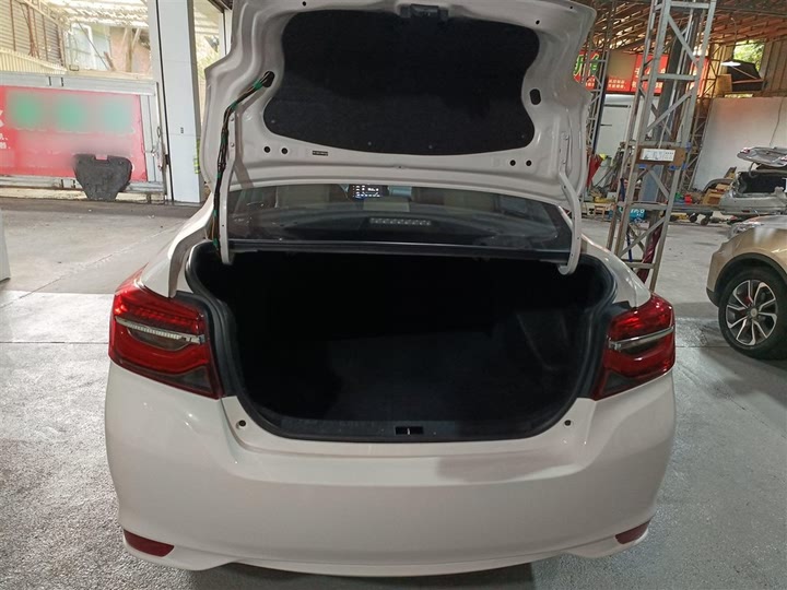 Фото 19 - Toyota Vios