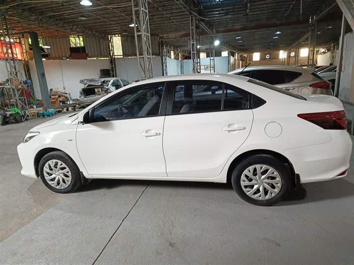 Фото 5 - Toyota Vios