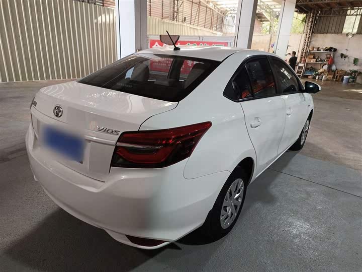 Фото 7 - Toyota Vios