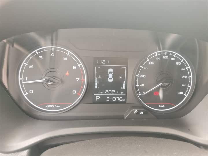 Фото 12 - Geely Vision X3