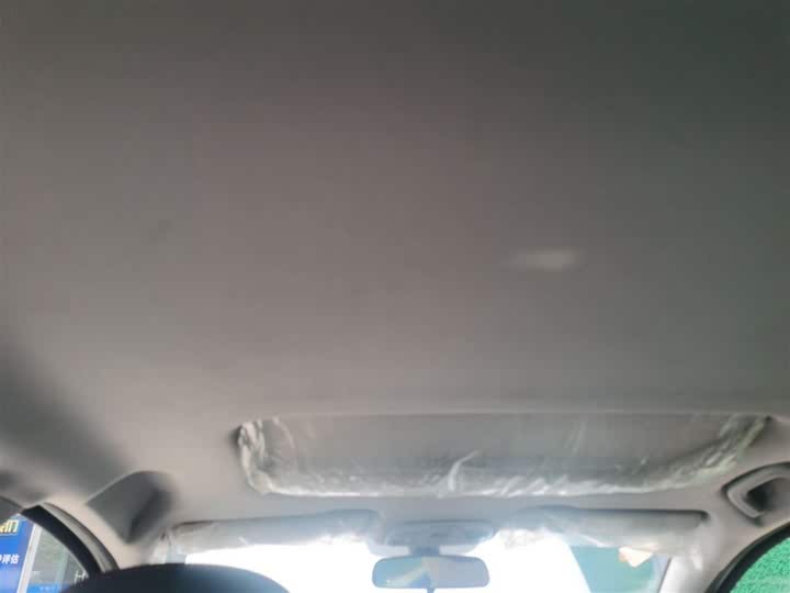 Фото 18 - Geely Vision X3