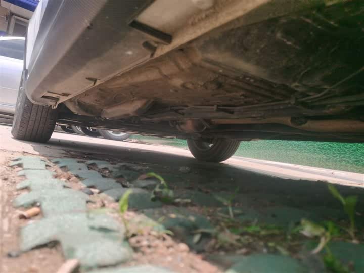 Фото 22 - Geely Vision X3