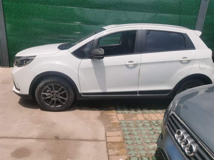 Фото 5 - Geely Vision X3