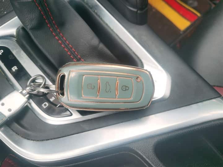 Фото 9 - Geely Vision X3