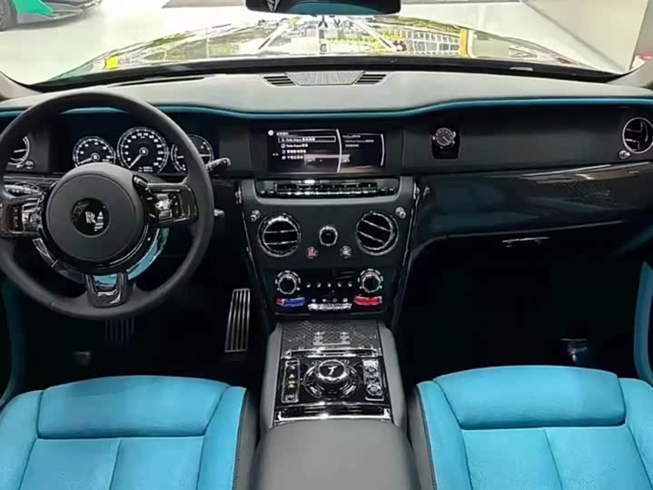 Фото 7 - Rolls-Royce Cullinan