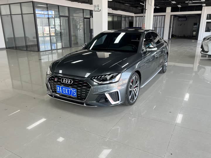 Фото 1 - Audi S4