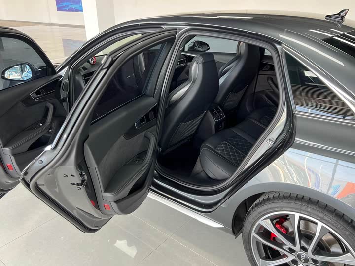 Фото 10 - Audi S4