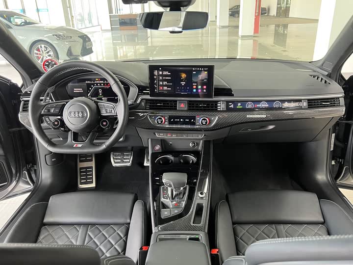 Фото 13 - Audi S4