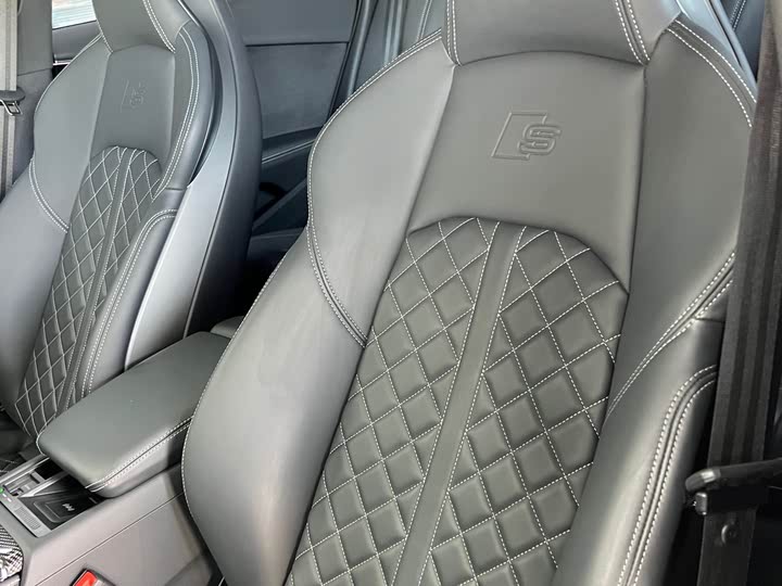 Фото 14 - Audi S4