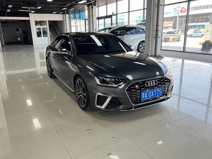 Фото 2 - Audi S4