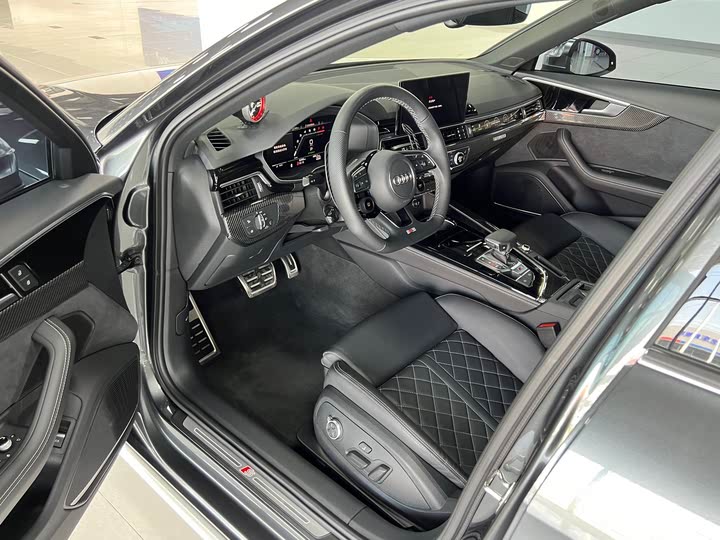 Фото 9 - Audi S4