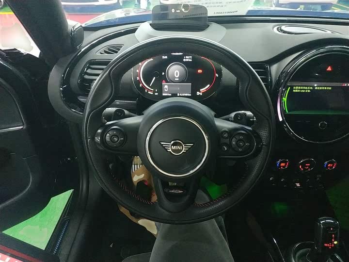 Фото 11 - Mini Clubman JCW