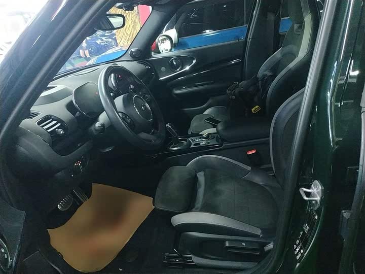 Фото 15 - Mini Clubman JCW