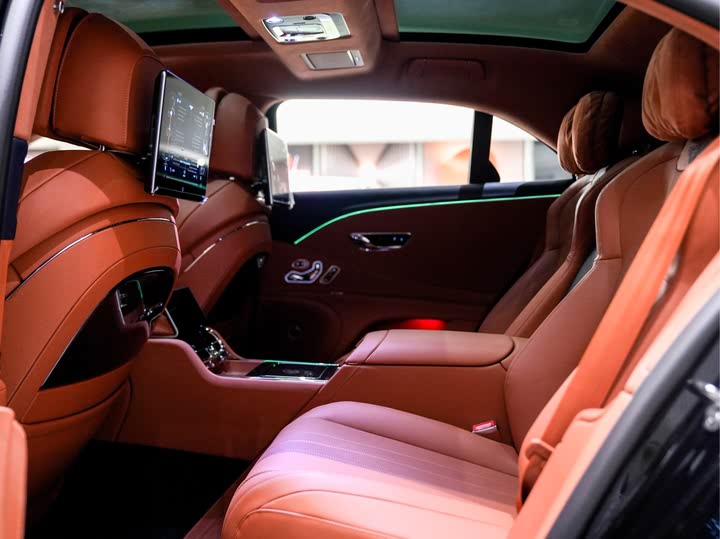 Фото 17 - Bentley Flying Spur