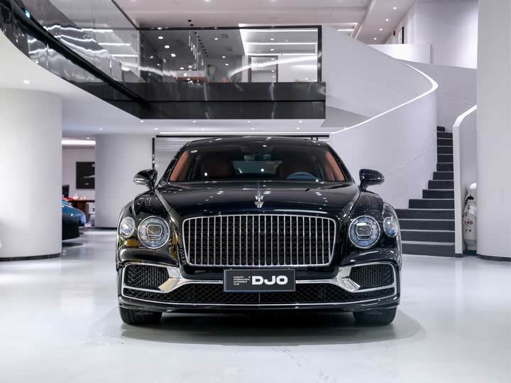 Фото 2 - Bentley Flying Spur