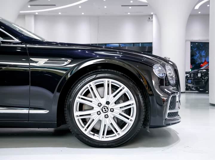 Фото 4 - Bentley Flying Spur