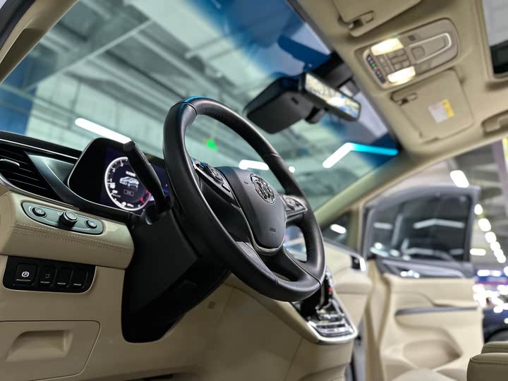 Фото 11 - Buick GL8 ES